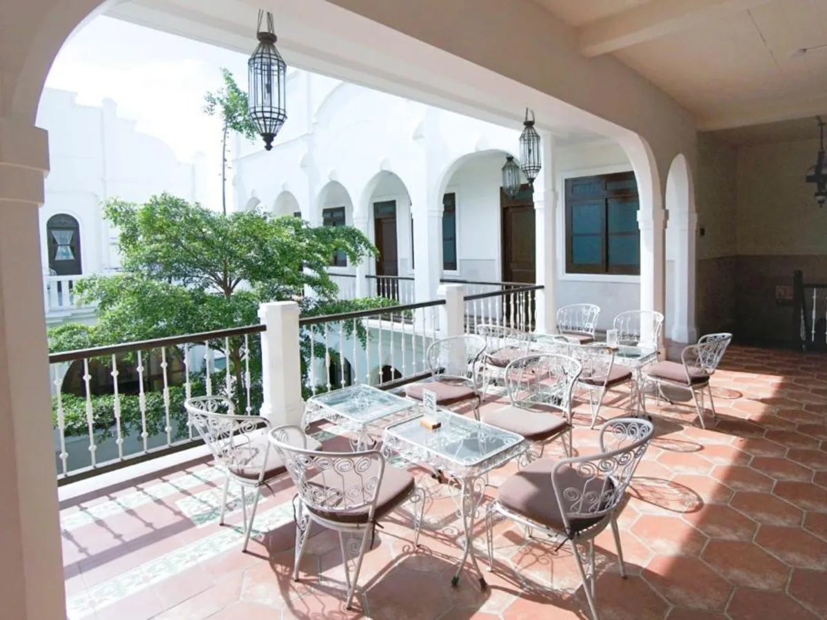 The arcade terrace on the first floor
